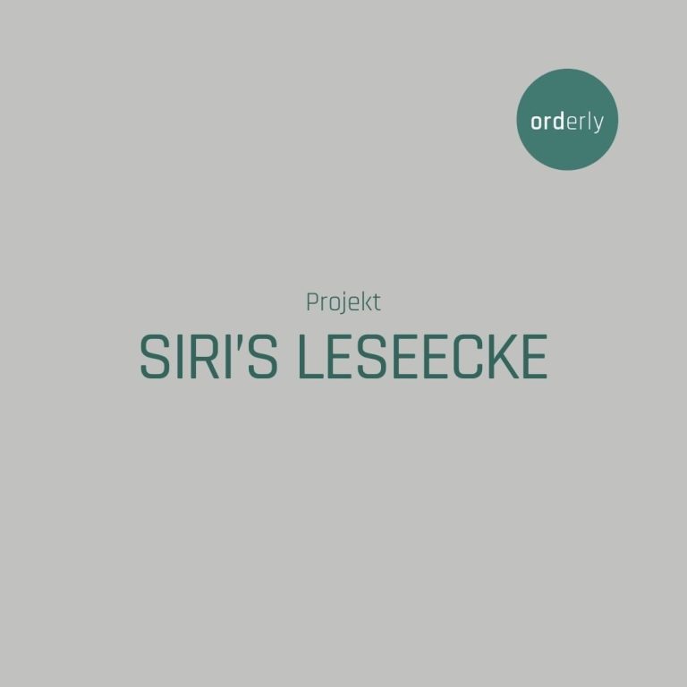 Projektbezeichnung: SIRI'S LESEECKE, auf hellem Hintergrund.